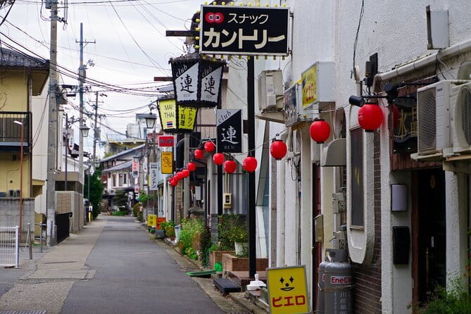 1-Day Winter Tour From Nozawa Onsen: Snow Monkeys, Zenko-ji Temple & Sake - Learning about Nagano sake at Nishinomon-Yoshinoya