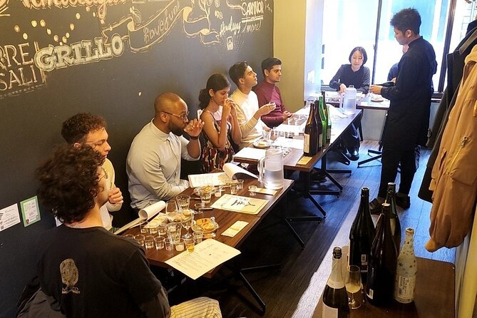 10 kinds Sake Tasting Experience in Tsukiji with local!! - Learning sake etiquette without a stiff classroom