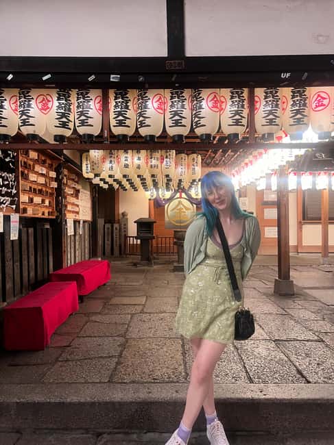 3.5h Osaka Night guided Local Bar Hopping, Sake & Karaoke - What the $40 price really covers