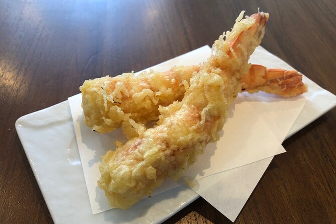 A pairing experience in Sapporo where you can enjoy tempura and 3 kinds of Hokkaido-only sake, along with a soba-noodle making experience! - Hokkaido tempura with the soba