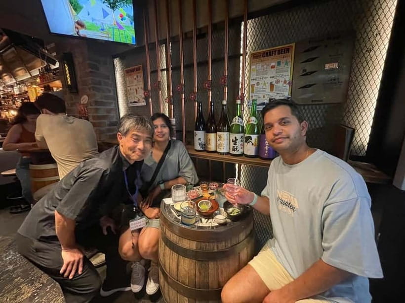 Casual Japanese sake tasting and snack experience, Kabukicho - Eight drinks, including cold, hot, and cocktail styles