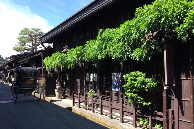 EXPERIENCE TAKAYAMA & LOCAL SAKE TASTING with explanation 1 HOUR! - Is one hour enough in Takayama?