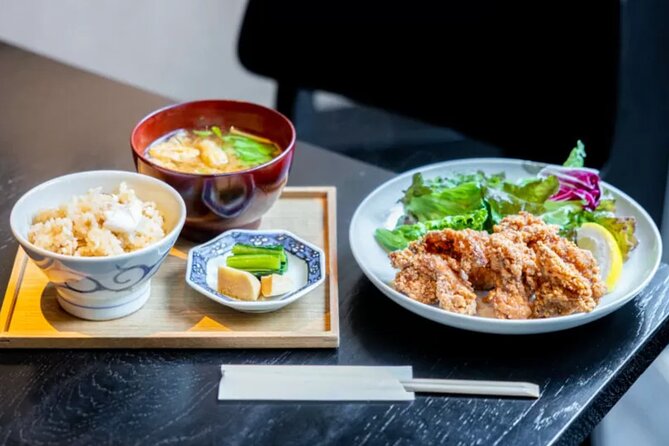Heritage Town, Cuisine, Sake & Art: Explore Hokusai in Obuse - Sake tasting with a family-run local business