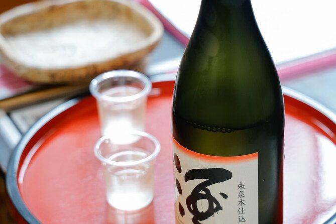 Hiroshima Saijo Sake Tasting Tour with visit to 7 Breweries - A useful pause at Sakagura-dori