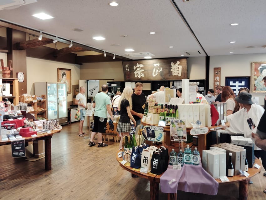 Kobe: 5 Sake Breweries Tour in a Day - Kobe Shushinkan offers a short, focused stop