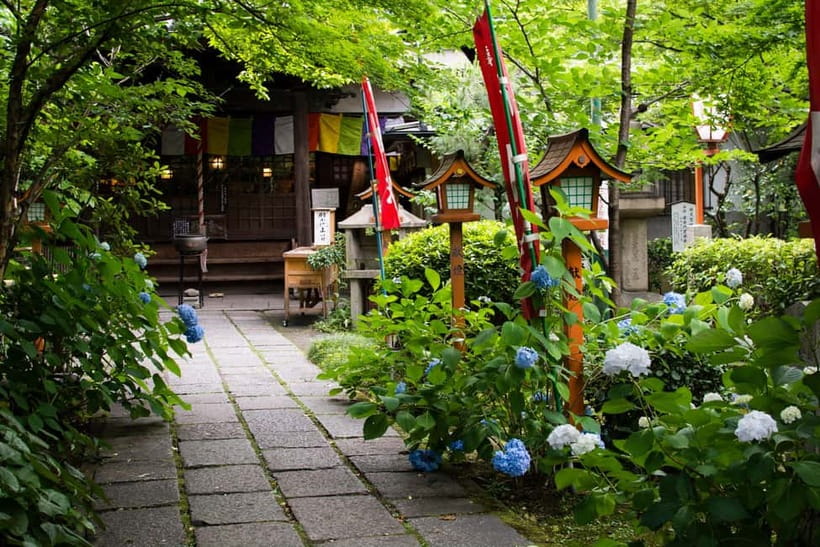Kyoto: Fushimi Sake District Tour with Boat Ride - Why Fushimi is a smart change of pace from central Kyoto