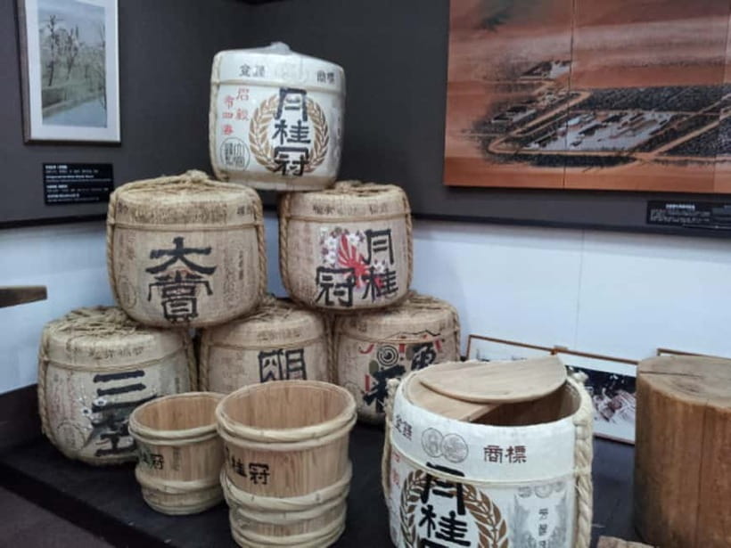 Kyoto: Fushimi Sake District Tour with Boat Ride - Seeing sake making at Gekkeikan Ōkura Sake Museum