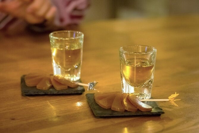 Kyoto Luxury Sake, Whisky and Cocktail Tour - Gion’s narrow lanes and old entertainment quarters