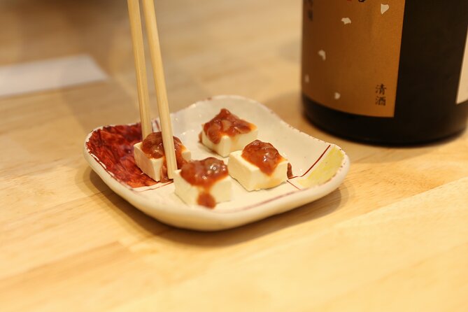 Private Sake Tasting in Central Kyoto with Sake Sommelier - Snacks make the lesson more useful