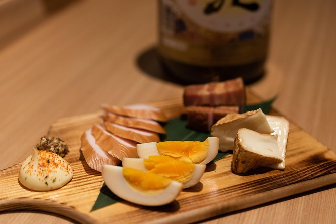 Sake Tasting Masterclass in Shinjuku (8+ Varieties with a Pro) - Six or more pours, with the possibility of ten