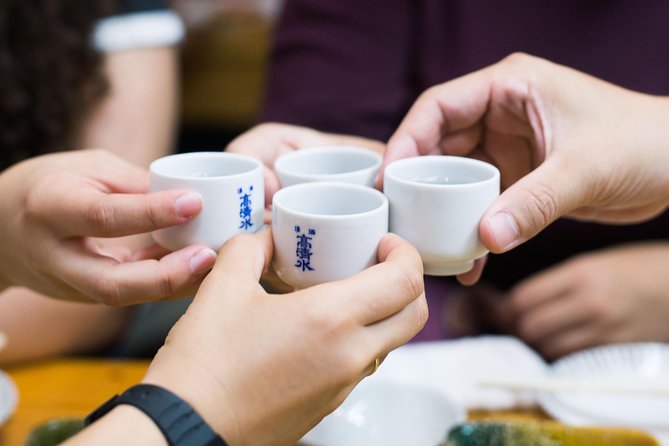 Sake Tasting Masterclass in Shinjuku (8+ Varieties with a Pro) - Snacks that show how sake works with food
