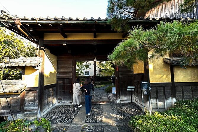 Snow Monkeys, Hokusai & Sake: A Perfect Day in Nagano - Lunch and a slower hour in Obuse