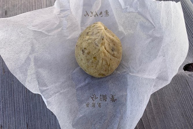 Special Food and Sake Factory Tour in Takayama - Making a rice cracker at Yume Kojo Hida