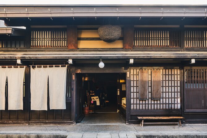 Takayama Local Cuisine, Food & Sake Cultural Tour with Government-Licensed Guide - Walking Sanmachi Suji and the Edo-period townscape