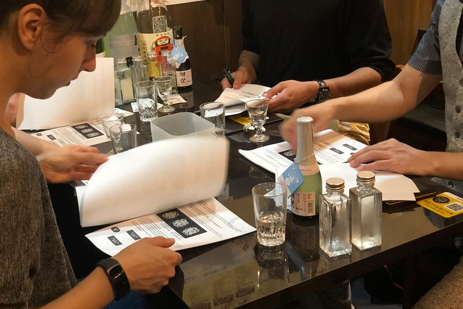 Tasting All Types of Sake with Sommelier - Learning how to read a sake label