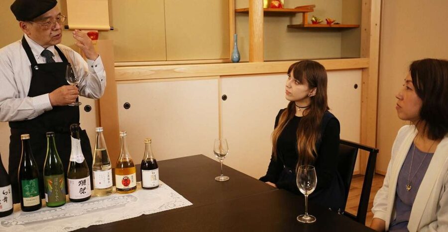 Tokyo: 7 Kinds of Sake Tasting with Japanese Food Pairings - Seven sake styles, from sparkle to dessert