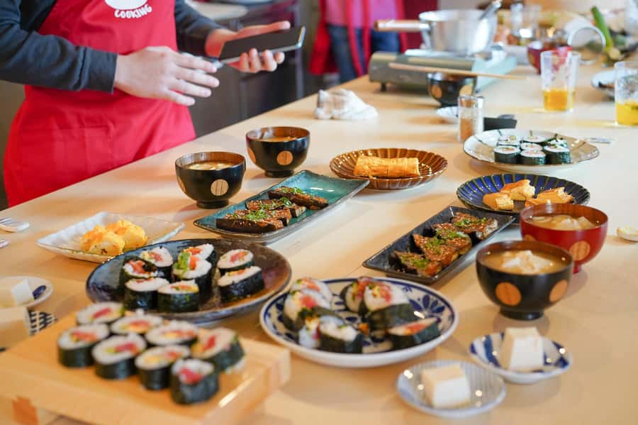 Tokyo: Sushi Cooking Class with Sake Tasting - Key points at a glance