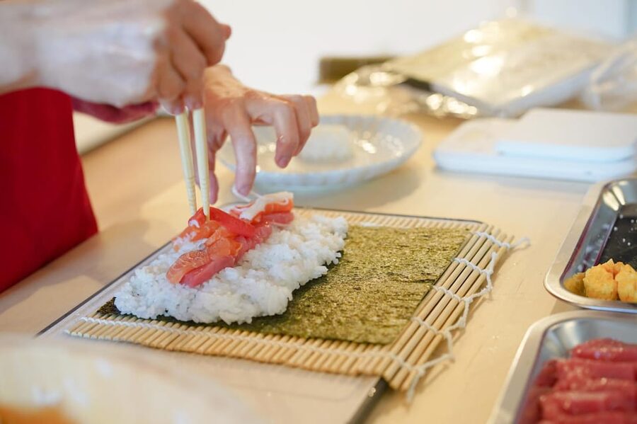 Tokyo: Sushi Cooking Class with Sake Tasting - Dietary needs and access notes